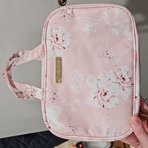 NWT Yumi Kim Wanderlust toiletry bag